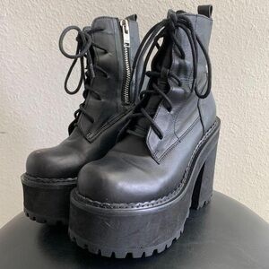 Black Platform Lace-Up Boots UNIF black leather Choke boots